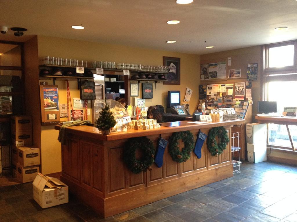 Howe Sound Inn & Brewing Company Squamish Ngoại thất bức ảnh